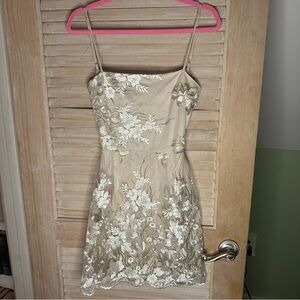 Lucy in the Sky - Floral Embroidered Mini Dress- Size M